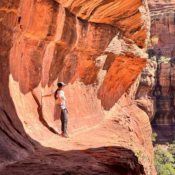 Meet your Posher, Sarah - Picture 1 of 7